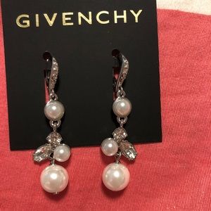 GIVENCHY AUTHENTIC EARRINGS